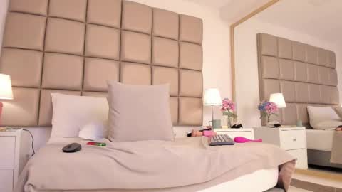 EMILY ROBERTS online show from 03-08-25, 06:21