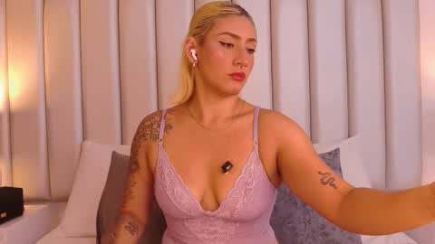 EMILY ROBERTS online show from 11-27-25, 03:08