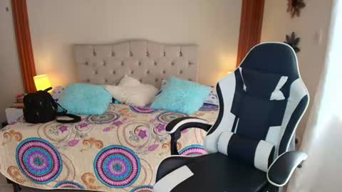 emiily_skinny online show from 06-23-26, 08:29
