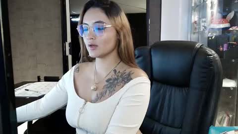 Emily online show from 11-07-25, 11:54