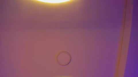 Snapshot of emiilycollins1 chatting on 11-25-25, 10:43 online show from 11-25-25, 10:43