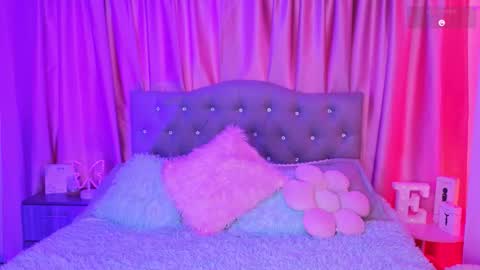 Snapshot of emiiscoot_1 chatting on 01-09-26, 04:10 Emily online show from 01-09-26, 04:10