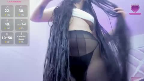 emilayton_ online show from 10-25-25, 08:03