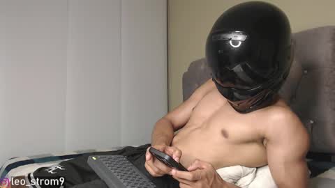 emile_239 online show from 12-17-24, 03:50