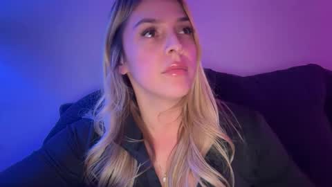 Snapshot of emilelovesyou chatting on 02-15-26, 08:02 emilelovesyou online show from 02-15-26, 08:02