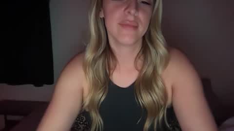 Snapshot of emilelovesyou chatting on 04-13-26, 05:24 emilelovesyou online show from 04-13-26, 05:24