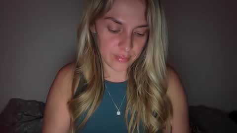 Snapshot of emilelovesyou chatting on 04-24-26, 05:54 emilelovesyou online show from 04-24-26, 05:54