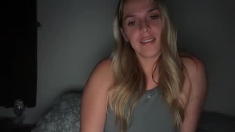 Snapshot of emilelovesyou chatting on 05-28-26, 03:59 emilelovesyou online show from 05-28-26, 03:59