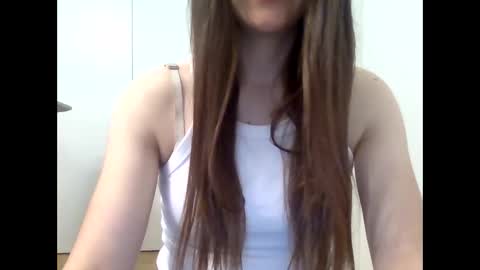 Snapshot of emili0899 chatting on 10-03-25, 05:43 emili0899 online show from 10-03-25, 05:43