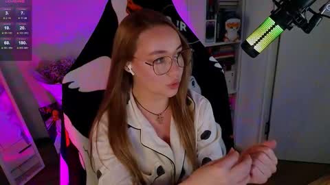 Emili online show from 10-12-25, 11:42