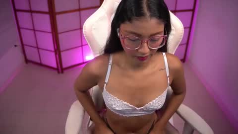 Emili online show from 11-06-25, 03:13