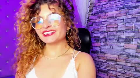 Snapshot of emili_rouse_ chatting on 09-23-25, 11:19 Emy  online show from 09-23-25, 11:19