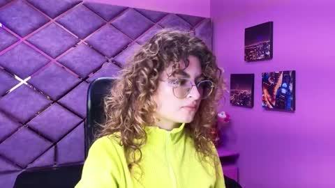 Snapshot of emili_rouse_ chatting on 09-28-25, 05:51 Emy  online show from 09-28-25, 05:51