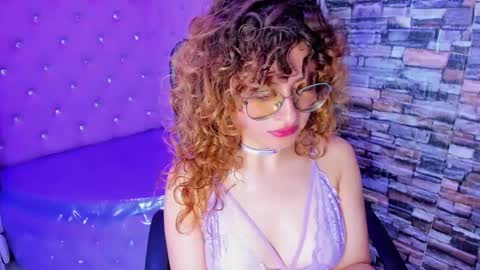 Snapshot of emili_rouse_ chatting on 10-02-25, 04:25 Emy  online show from 10-02-25, 04:25