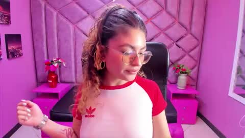 Snapshot of emili_rouse_ chatting on 10-04-25, 09:13 Emy  online show from 10-04-25, 09:13