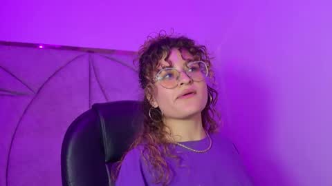 Snapshot of emili_rouse_ chatting on 10-08-25, 07:55 Emy  online show from 10-08-25, 07:55