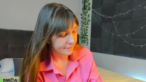 Snapshot of emilia_cross chatting on 06-29-26, 01:12 Emilia online show from 06-29-26, 01:12