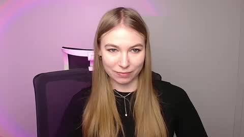 Emilia online show from 02-06-25, 09:11