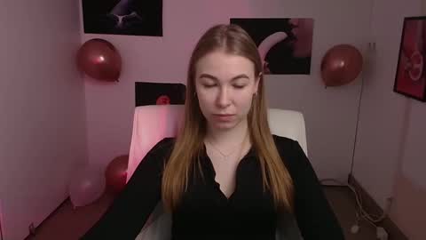 Emilia online show from 02-19-25, 06:11