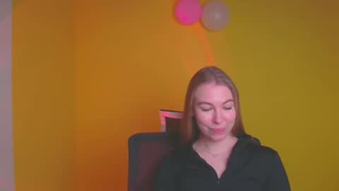 Emilia online show from 02-20-25, 03:52