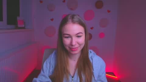 Emilia online show from 03-04-25, 06:04