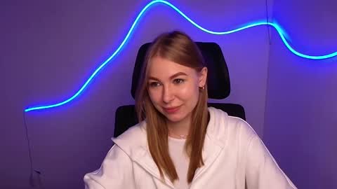 Emilia online show from 10-08-25, 05:49