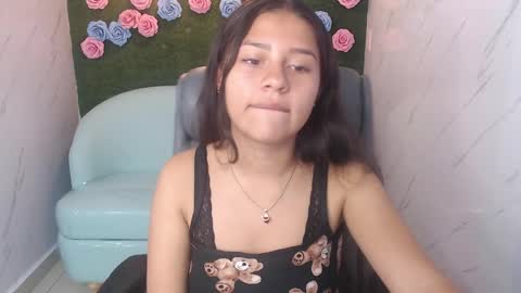 Emilia  online show from 10-07-25, 12:35