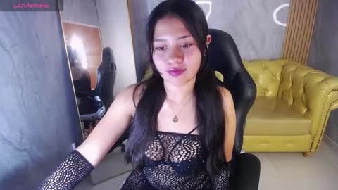 Emilia  online show from 10-21-25, 03:29