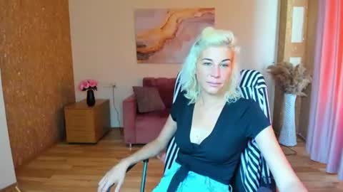 Emilia Wills online show from 07-26-26, 07:15
