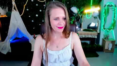 Emilia Bedy online show from 05-13-26, 09:17