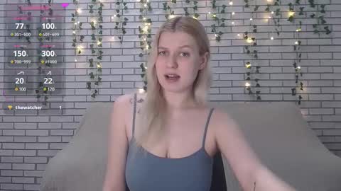 Snapshot of emiliaduchess chatting on 02-27-25, 06:18 Amili online show from 02-27-25, 06:18