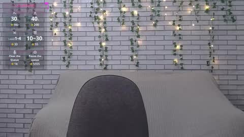 Snapshot of emiliaduchess chatting on 02-27-25, 12:45 Amili online show from 02-27-25, 12:45