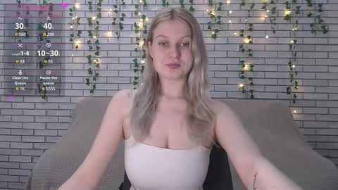 Snapshot of emiliaduchess chatting on 03-01-25, 07:30 Amili online show from 03-01-25, 07:30