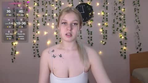 Snapshot of emiliaduchess chatting on 03-09-25, 11:03 Amili online show from 03-09-25, 11:03