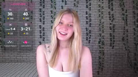 Snapshot of emiliaduchess chatting on 10-11-25, 11:42 Amili online show from 10-11-25, 11:42