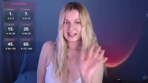 Snapshot of emiliaduchess chatting on 05-11-26, 10:54 Amili online show from 05-11-26, 10:54