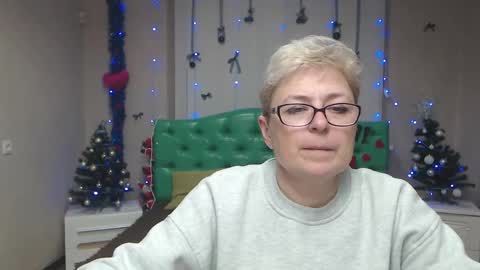 Snapshot of emiliagree chatting on 01-09-26, 06:31 EmiliaGree online show from 01-09-26, 06:31