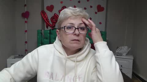 Snapshot of emiliagree chatting on 02-05-26, 08:35 EmiliaGree online show from 02-05-26, 08:35