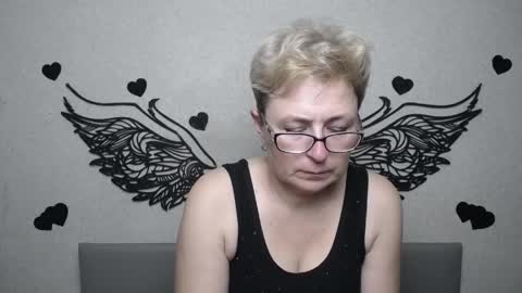 EmiliaGree online show from 05-20-26, 06:14