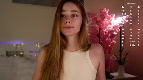 Tessa online show from 04-11-26, 07:45