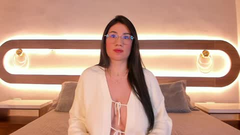 Emilie online show from 04-22-26, 03:09