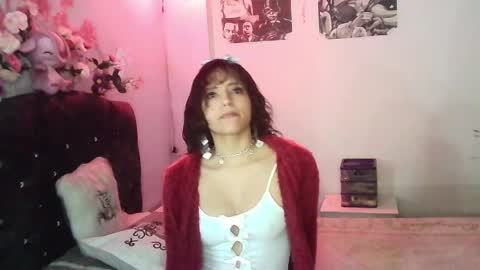 Snapshot of emiliejoy chatting on 03-24-26, 04:17 emiliejoy online show from 03-24-26, 04:17