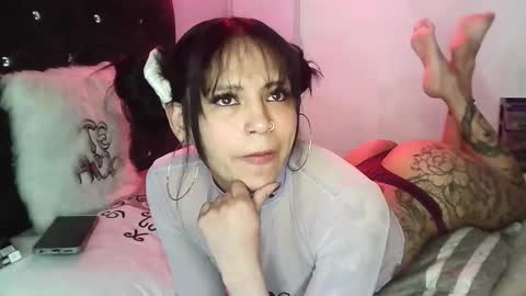 Snapshot of emiliejoy chatting on 03-31-26, 05:08 emiliejoy online show from 03-31-26, 05:08