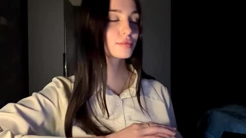 Snapshot of emilisan chatting on 06-02-26, 04:53 Emili online show from 06-02-26, 04:53