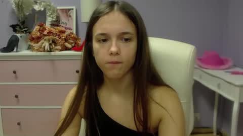 Snapshot of emilly_lust99 chatting on 03-04-25, 07:30 Emilly online show from 03-04-25, 07:30