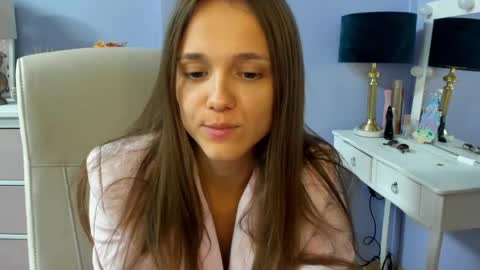 Snapshot of emilly_lust99 chatting on 06-09-26, 06:58 Emilly online show from 06-09-26, 06:58