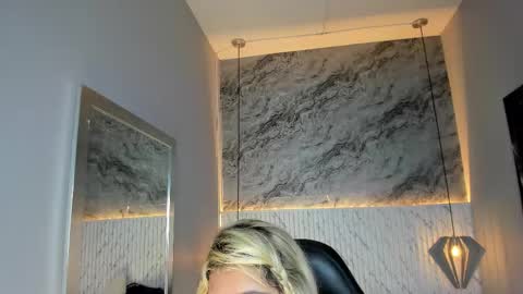 emilly_mell online show from 01-17-26, 11:37