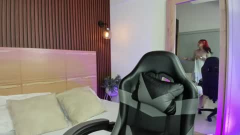 E M I L Y  online show from 07-28-26, 07:04