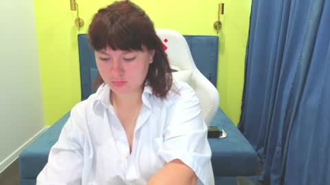 Snapshot of emilly_morgan chatting on 07-24-26, 01:36 Emilly online show from 07-24-26, 01:36