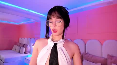Snapshot of emilly_williamss chatting on 07-06-26, 05:37 Emilly online show from 07-06-26, 05:37